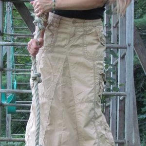 Looking for this skirt